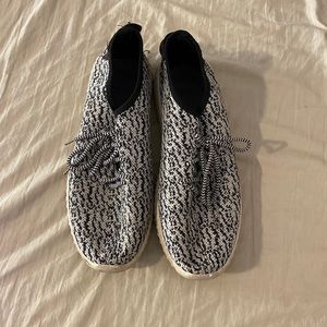 Generic yeezys